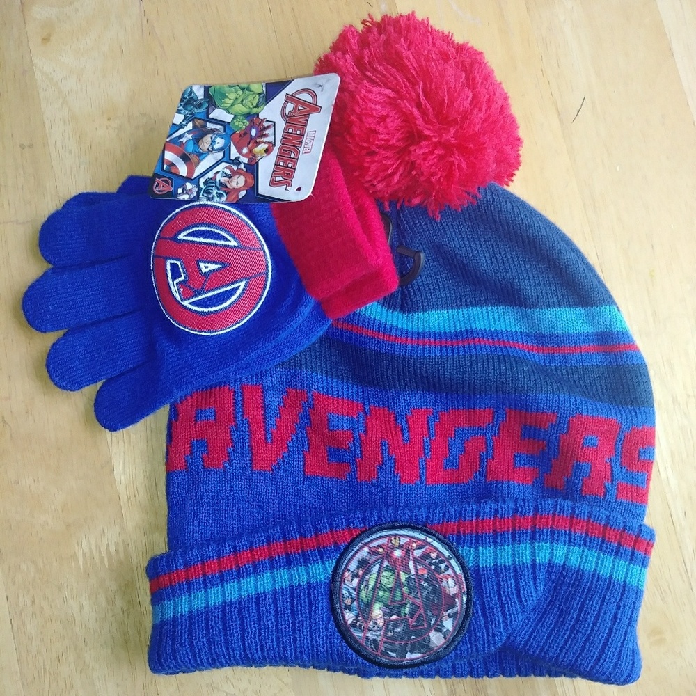 Brand New Avenger hat & glove set. Size sayz OSFM